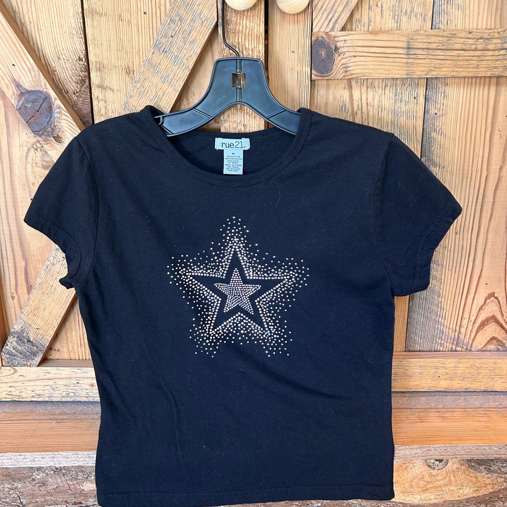 Rue21 Black Starburst Tee Short Sleeve